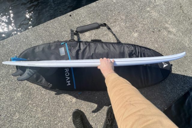 Slater Designs Sci-Fi 2.0 Tavola da surf Vista laterale su Dock Bag